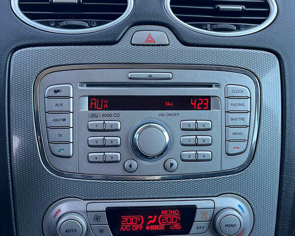 Синій Форд Фокус, об'ємом двигуна 1.56 л та пробігом 274 тис. км за 5950 $, фото 9 на Automoto.ua