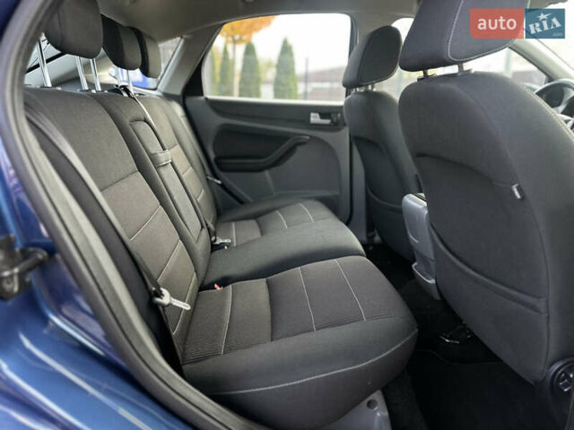 Синий Форд Фокус, объемом двигателя 1.8 л и пробегом 228 тыс. км за 6000 $, фото 44 на Automoto.ua