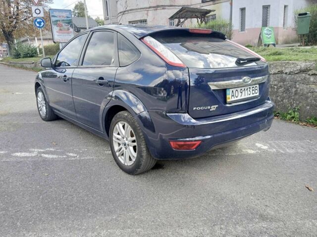 Синий Форд Фокус, объемом двигателя 2 л и пробегом 140 тыс. км за 5300 $, фото 1 на Automoto.ua