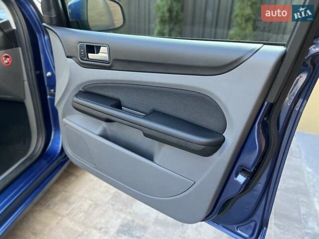 Синий Форд Фокус, объемом двигателя 1.6 л и пробегом 243 тыс. км за 6100 $, фото 35 на Automoto.ua