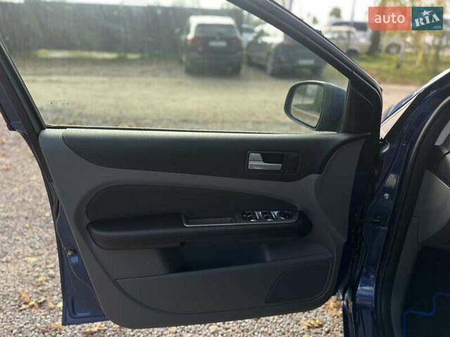 Синий Форд Фокус, объемом двигателя 1.8 л и пробегом 228 тыс. км за 6000 $, фото 22 на Automoto.ua