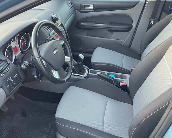 Синий Форд Фокус, объемом двигателя 1.6 л и пробегом 125 тыс. км за 5500 $, фото 13 на Automoto.ua