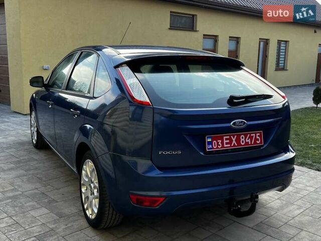 Синий Форд Фокус, объемом двигателя 1.6 л и пробегом 243 тыс. км за 6100 $, фото 2 на Automoto.ua