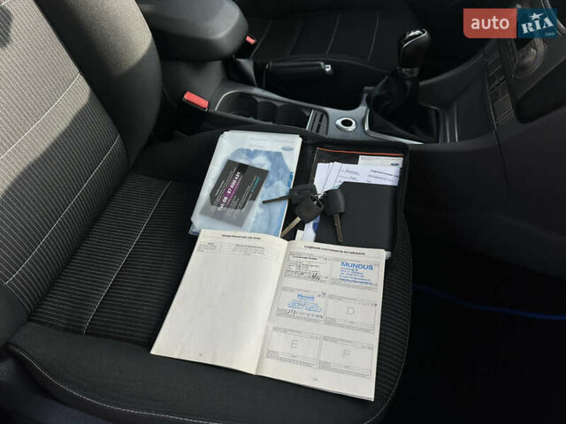 Синий Форд Фокус, объемом двигателя 1.8 л и пробегом 228 тыс. км за 6000 $, фото 51 на Automoto.ua