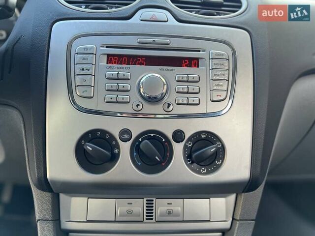 Синий Форд Фокус, объемом двигателя 1.6 л и пробегом 243 тыс. км за 6100 $, фото 39 на Automoto.ua