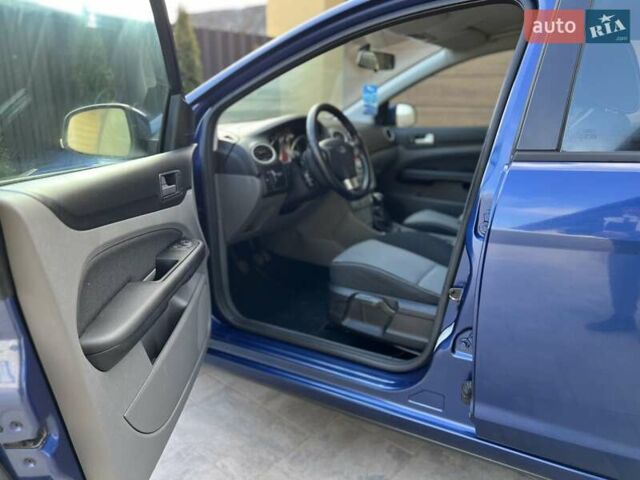 Синий Форд Фокус, объемом двигателя 1.6 л и пробегом 243 тыс. км за 6100 $, фото 28 на Automoto.ua