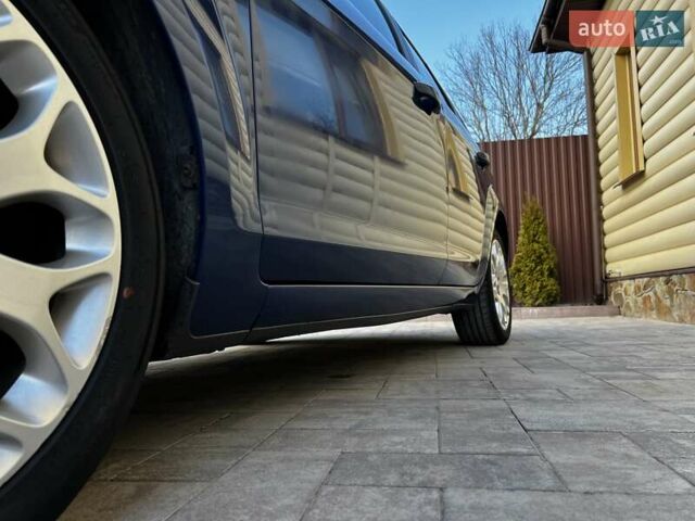 Синий Форд Фокус, объемом двигателя 1.6 л и пробегом 243 тыс. км за 6100 $, фото 12 на Automoto.ua