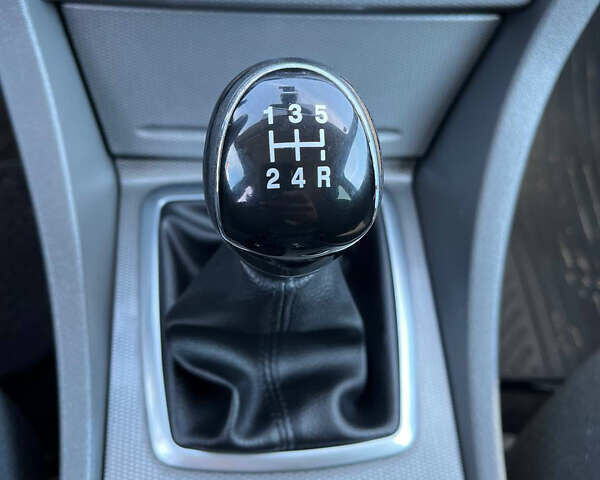 Синій Форд Фокус, об'ємом двигуна 1.56 л та пробігом 274 тис. км за 5950 $, фото 15 на Automoto.ua