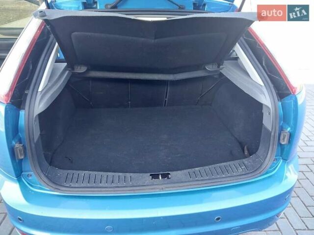 Синий Форд Фокус, объемом двигателя 1.8 л и пробегом 283 тыс. км за 6200 $, фото 6 на Automoto.ua