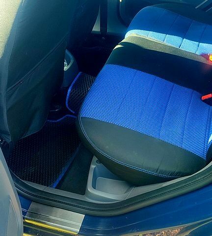 Форд Фокус 2009 у Полтаві на Automoto.ua Синій Форд Фокус, об'ємом двигуна 1.6 л та пробігом 261 тис. км за 6000 $, фото 6 на Automoto.ua