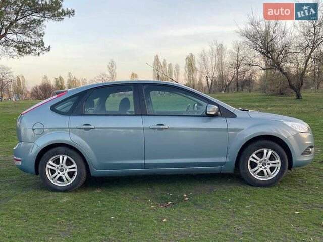 Синий Форд Фокус, объемом двигателя 1.6 л и пробегом 125 тыс. км за 5500 $, фото 7 на Automoto.ua
