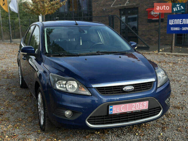 Синий Форд Фокус, объемом двигателя 1.8 л и пробегом 228 тыс. км за 6000 $, фото 1 на Automoto.ua