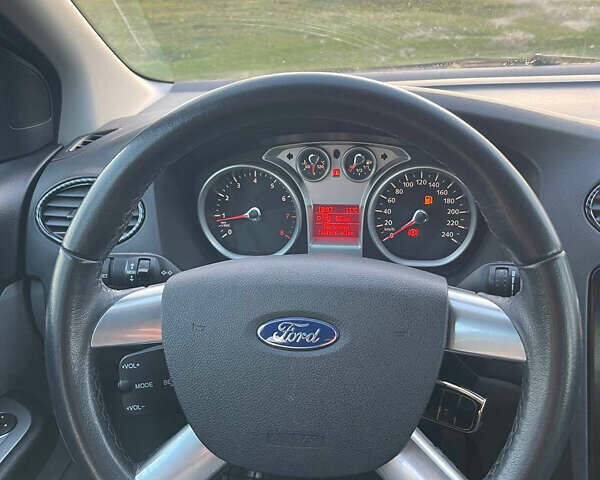 Синий Форд Фокус, объемом двигателя 1.6 л и пробегом 125 тыс. км за 5500 $, фото 12 на Automoto.ua