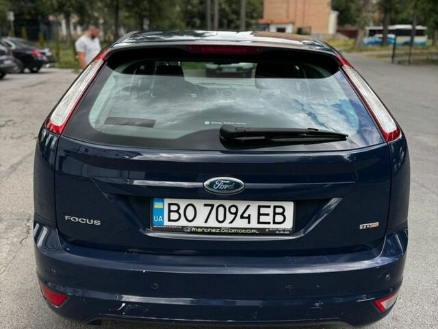 Синій Форд Фокус, об'ємом двигуна 1.8 л та пробігом 209 тис. км за 4000 $, фото 4 на Automoto.ua