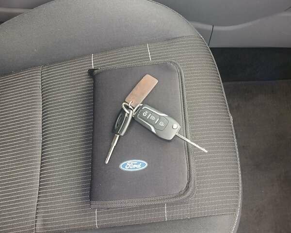 Синій Форд Фокус, об'ємом двигуна 1.8 л та пробігом 276 тис. км за 5400 $, фото 30 на Automoto.ua