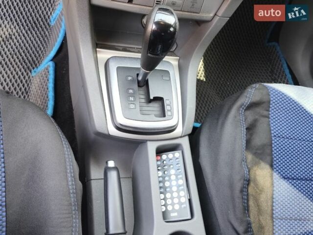 Синий Форд Фокус, объемом двигателя 1.6 л и пробегом 146 тыс. км за 6000 $, фото 4 на Automoto.ua