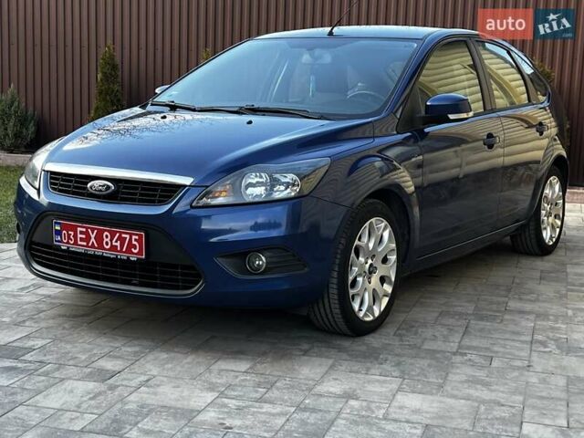 Синий Форд Фокус, объемом двигателя 1.6 л и пробегом 243 тыс. км за 6100 $, фото 1 на Automoto.ua