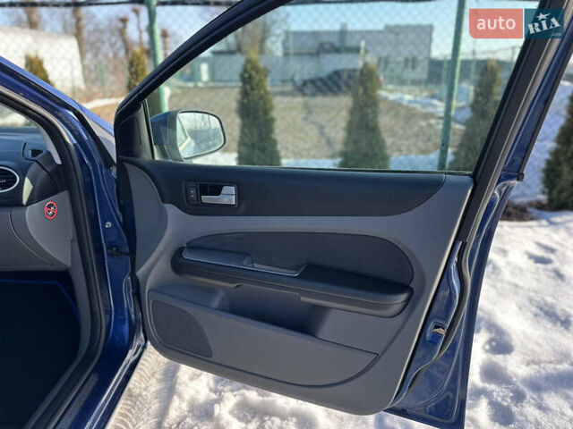 Синій Форд Фокус, об'ємом двигуна 1.8 л та пробігом 228 тис. км за 5700 $, фото 38 на Automoto.ua
