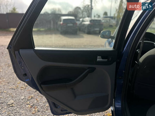 Синий Форд Фокус, объемом двигателя 1.8 л и пробегом 228 тыс. км за 6000 $, фото 35 на Automoto.ua