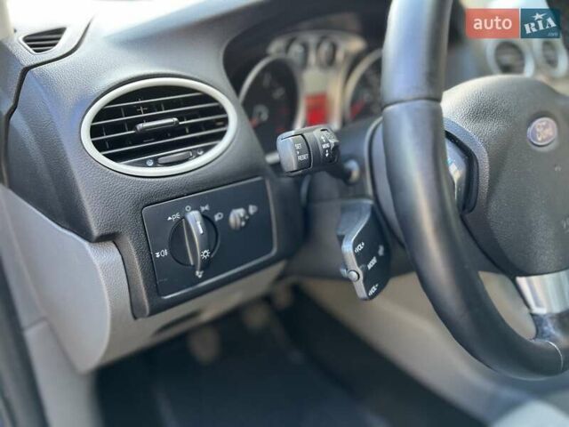 Синий Форд Фокус, объемом двигателя 1.6 л и пробегом 243 тыс. км за 6100 $, фото 32 на Automoto.ua