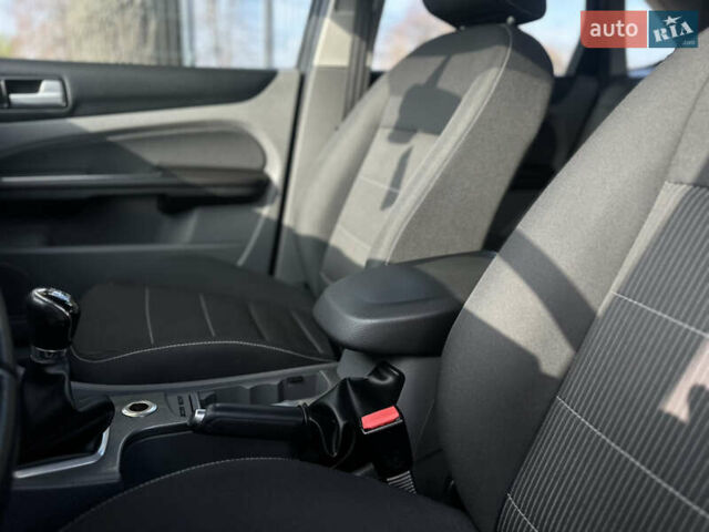 Синий Форд Фокус, объемом двигателя 1.8 л и пробегом 228 тыс. км за 6000 $, фото 34 на Automoto.ua