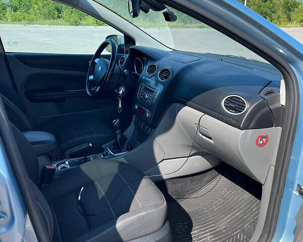 Синій Форд Фокус, об'ємом двигуна 1.56 л та пробігом 274 тис. км за 5950 $, фото 17 на Automoto.ua