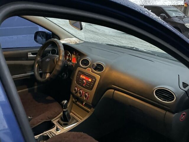 Синий Форд Фокус, объемом двигателя 1.6 л и пробегом 257 тыс. км за 5700 $, фото 4 на Automoto.ua