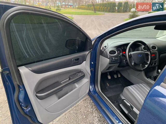 Синий Форд Фокус, объемом двигателя 1.4 л и пробегом 195 тыс. км за 4600 $, фото 29 на Automoto.ua