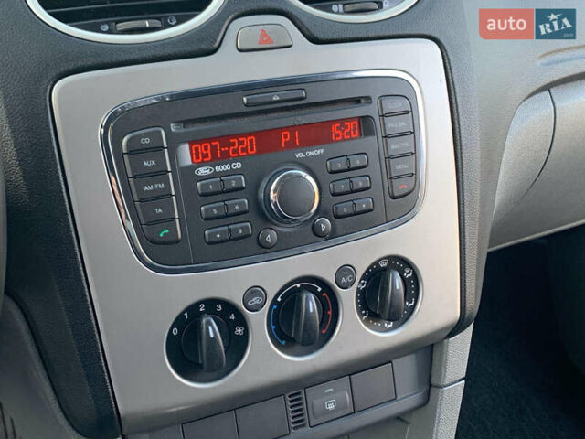 Синий Форд Фокус, объемом двигателя 1.4 л и пробегом 195 тыс. км за 4999 $, фото 21 на Automoto.ua