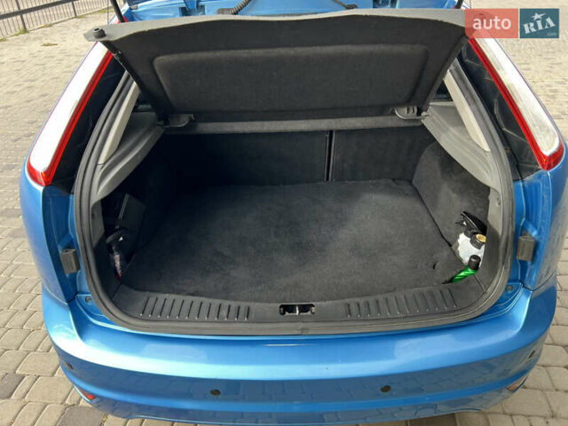 Синій Форд Фокус, об'ємом двигуна 2 л та пробігом 208 тис. км за 6800 $, фото 17 на Automoto.ua