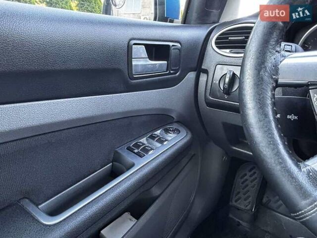 Синий Форд Фокус, объемом двигателя 2 л и пробегом 227 тыс. км за 6900 $, фото 9 на Automoto.ua