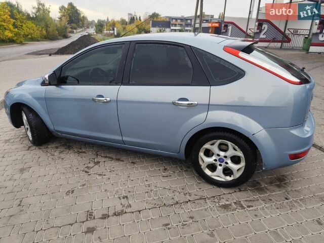 Синий Форд Фокус, объемом двигателя 1.6 л и пробегом 235 тыс. км за 4000 $, фото 2 на Automoto.ua