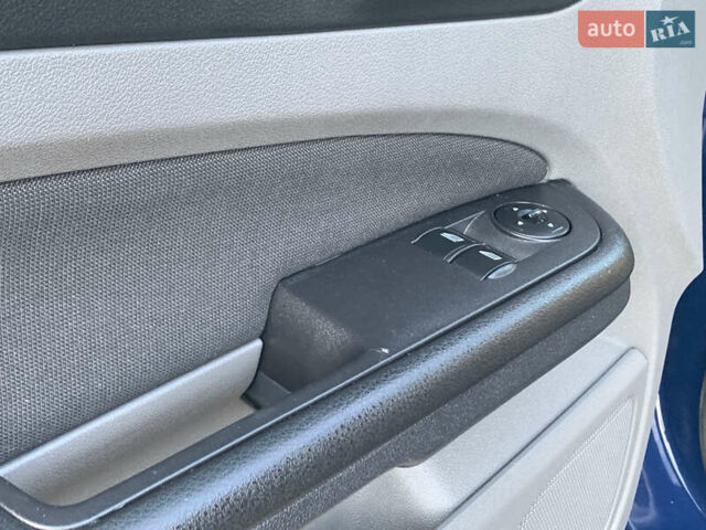 Синий Форд Фокус, объемом двигателя 1.4 л и пробегом 195 тыс. км за 4999 $, фото 26 на Automoto.ua