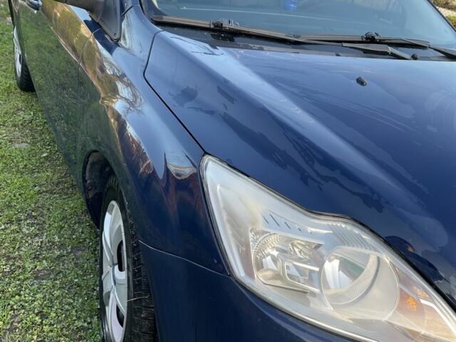 Синий Форд Фокус, объемом двигателя 1.4 л и пробегом 200 тыс. км за 4900 $, фото 1 на Automoto.ua