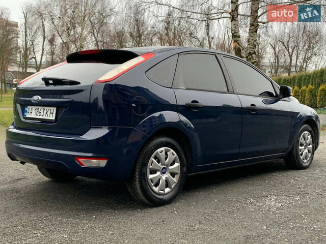 Синий Форд Фокус, объемом двигателя 1.4 л и пробегом 195 тыс. км за 4600 $, фото 18 на Automoto.ua