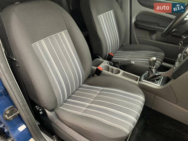 Синий Форд Фокус, объемом двигателя 1.4 л и пробегом 195 тыс. км за 4600 $, фото 33 на Automoto.ua