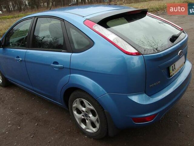 Синій Форд Фокус, об'ємом двигуна 2 л та пробігом 108 тис. км за 8500 $, фото 12 на Automoto.ua
