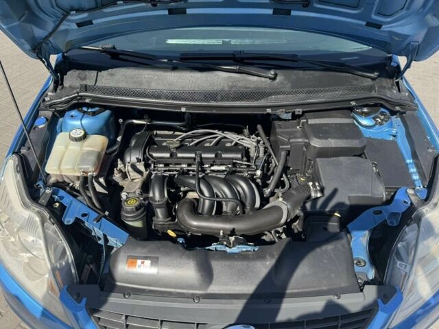 Синий Форд Фокус, объемом двигателя 1.6 л и пробегом 220 тыс. км за 5300 $, фото 10 на Automoto.ua