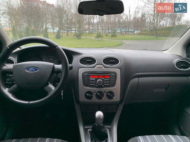 Синий Форд Фокус, объемом двигателя 1.4 л и пробегом 195 тыс. км за 4600 $, фото 25 на Automoto.ua