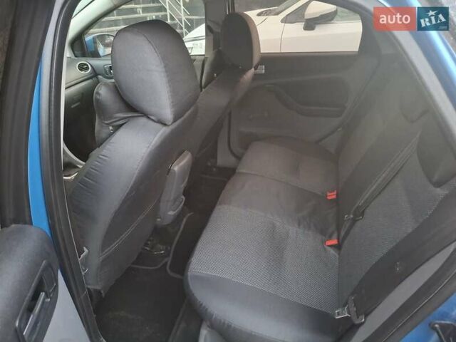Синий Форд Фокус, объемом двигателя 1.6 л и пробегом 165 тыс. км за 6100 $, фото 7 на Automoto.ua