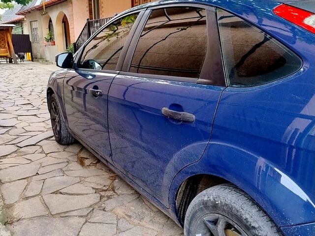 Форд Фокус 2010 в Мукачеве на Automoto.ua Синий Форд Фокус, объемом двигателя 1.4 л и пробегом 190 тыс. км за 5500 $, фото 2 на Automoto.ua