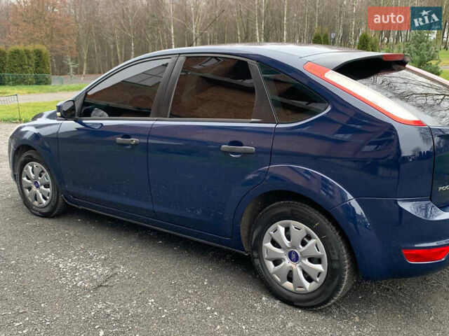Синий Форд Фокус, объемом двигателя 1.4 л и пробегом 195 тыс. км за 4600 $, фото 4 на Automoto.ua