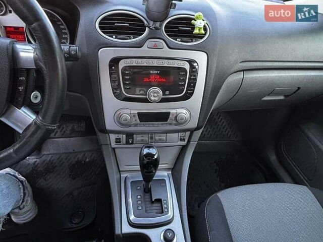 Синий Форд Фокус, объемом двигателя 2 л и пробегом 227 тыс. км за 6900 $, фото 6 на Automoto.ua