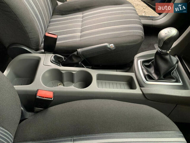 Синий Форд Фокус, объемом двигателя 1.4 л и пробегом 195 тыс. км за 4600 $, фото 39 на Automoto.ua