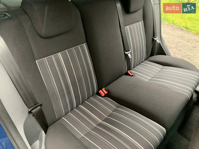 Синий Форд Фокус, объемом двигателя 1.4 л и пробегом 195 тыс. км за 4600 $, фото 38 на Automoto.ua