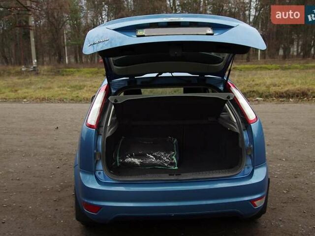 Синій Форд Фокус, об'ємом двигуна 2 л та пробігом 108 тис. км за 8500 $, фото 18 на Automoto.ua