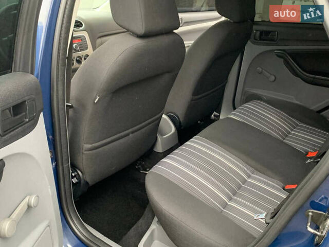 Синий Форд Фокус, объемом двигателя 1.4 л и пробегом 195 тыс. км за 4600 $, фото 35 на Automoto.ua