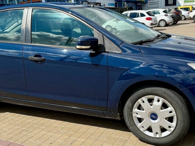 Синій Форд Фокус, об'ємом двигуна 1.39 л та пробігом 189 тис. км за 4500 $, фото 3 на Automoto.ua