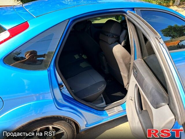 Синий Форд Фокус, объемом двигателя 1.6 л и пробегом 258 тыс. км за 6700 $, фото 7 на Automoto.ua