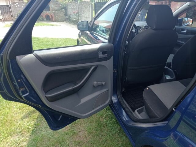 Синій Форд Фокус, об'ємом двигуна 1.4 л та пробігом 147 тис. км за 5000 $, фото 14 на Automoto.ua